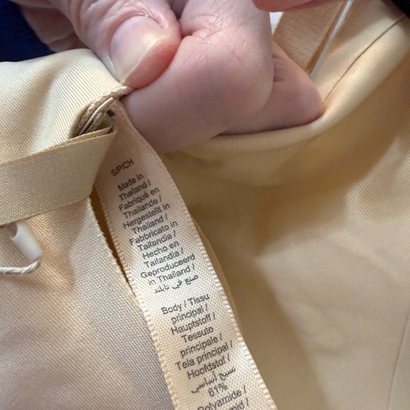 NWT SKIMS Body Unlined Plunge Thong Bodysuit in Small color Sand - Picture 5 of 5